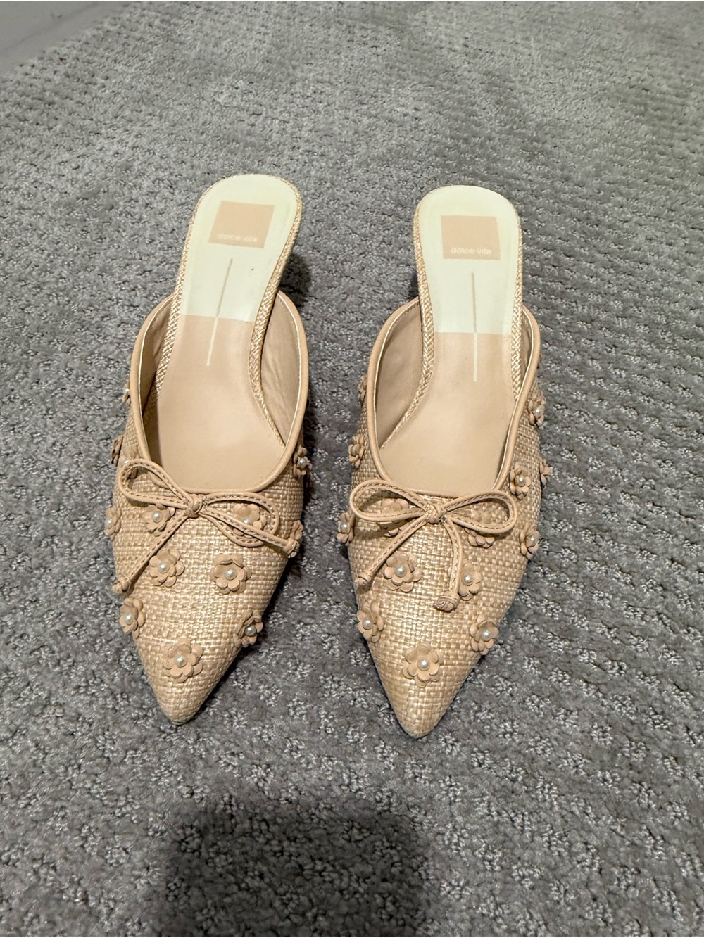 Dolce Vita Beige Floral Bow Pointed-Toe Mules